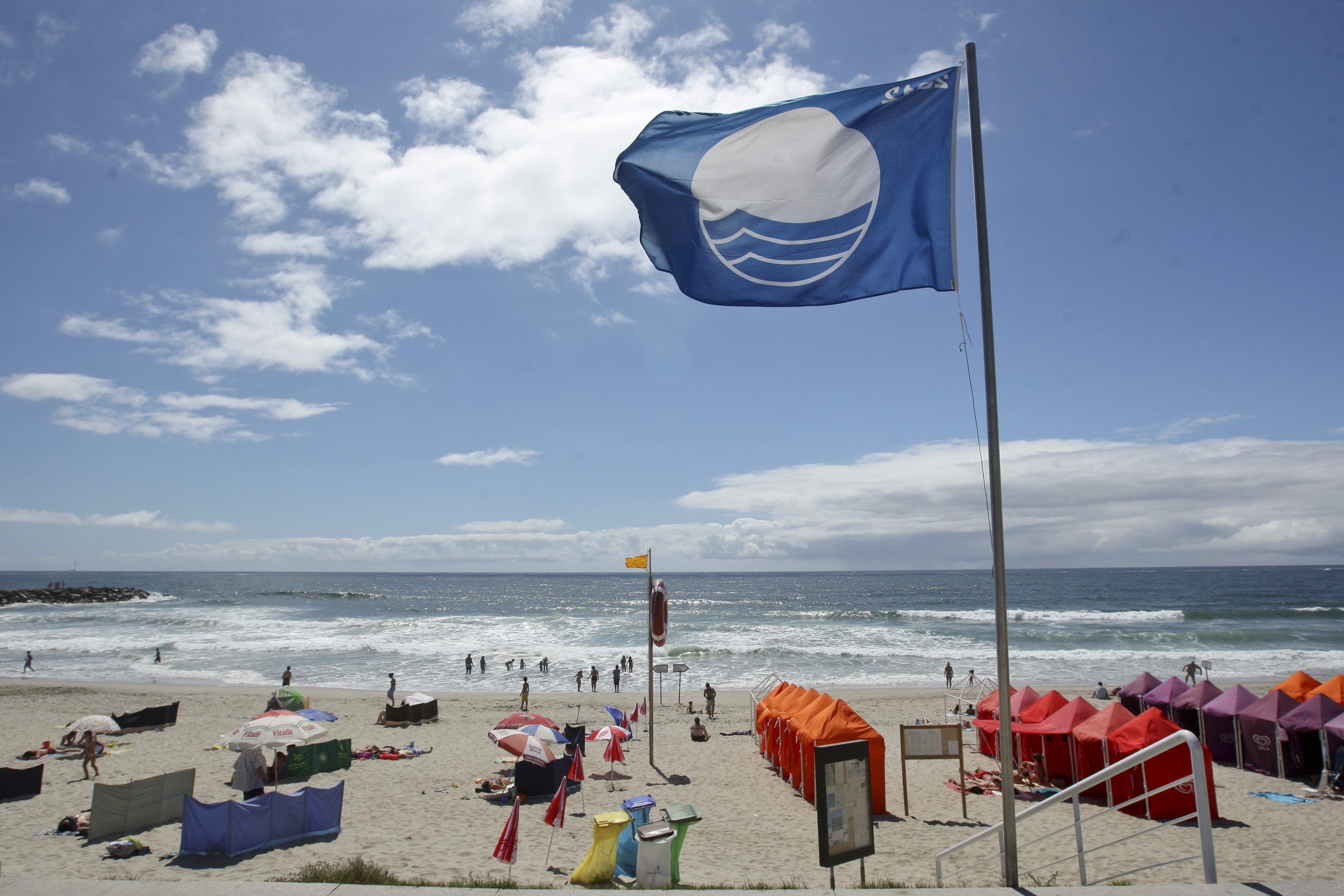 Bandeira azul Portugal é o segundo país do mundo mais praias