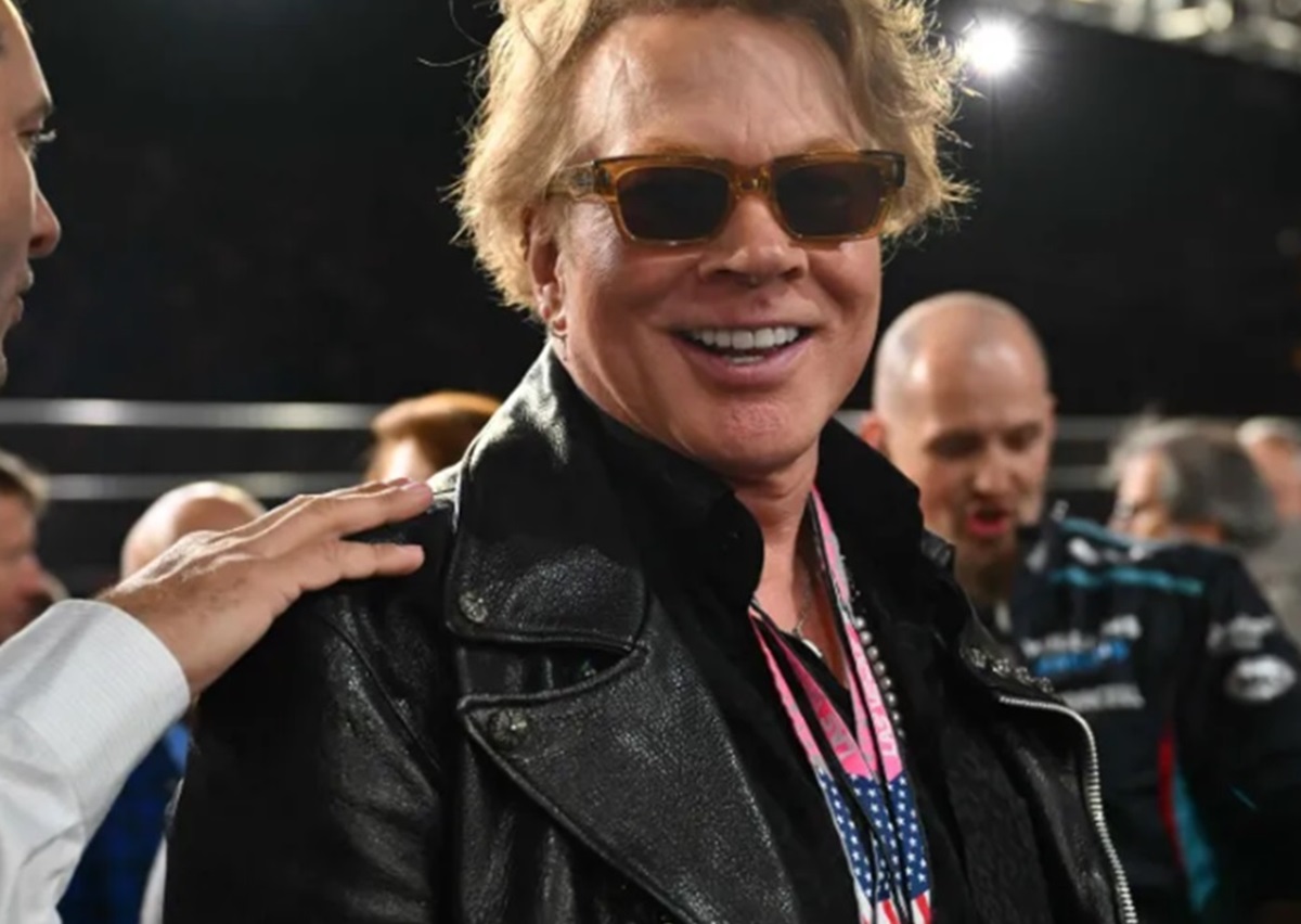 Axl Rose vocalista dos Guns NRoses acusado de agressão sexual