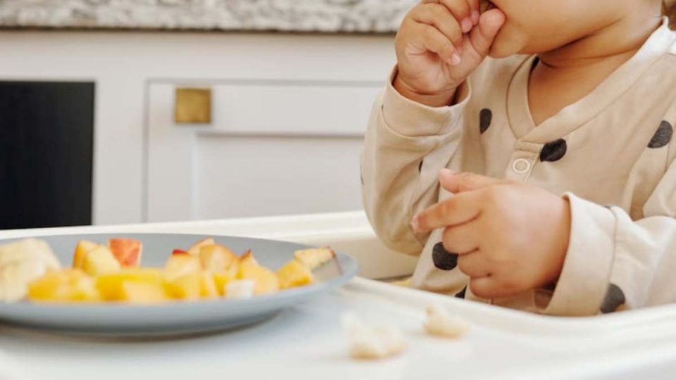 Ex Educadora Suspeita De Obrigar Crian As A Comer Comida V Mito