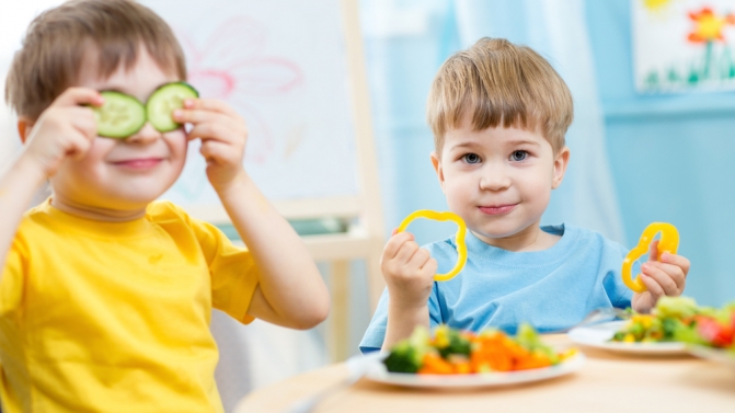 Saiba Como Ensinar As Crian As A Comer Tudo Sem Guerras