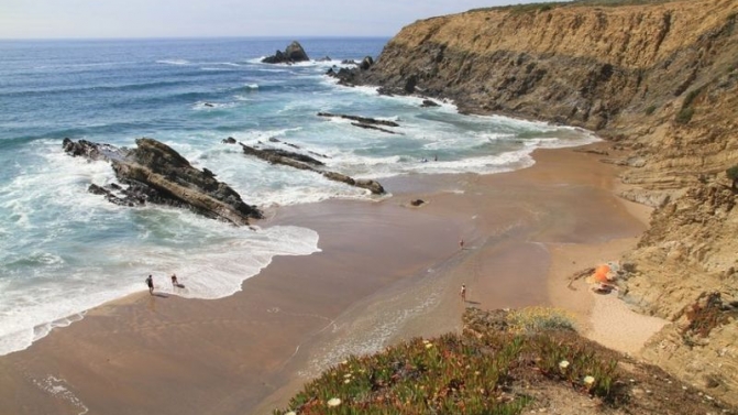 As Melhores Praias Para Nudismo Em Portugal