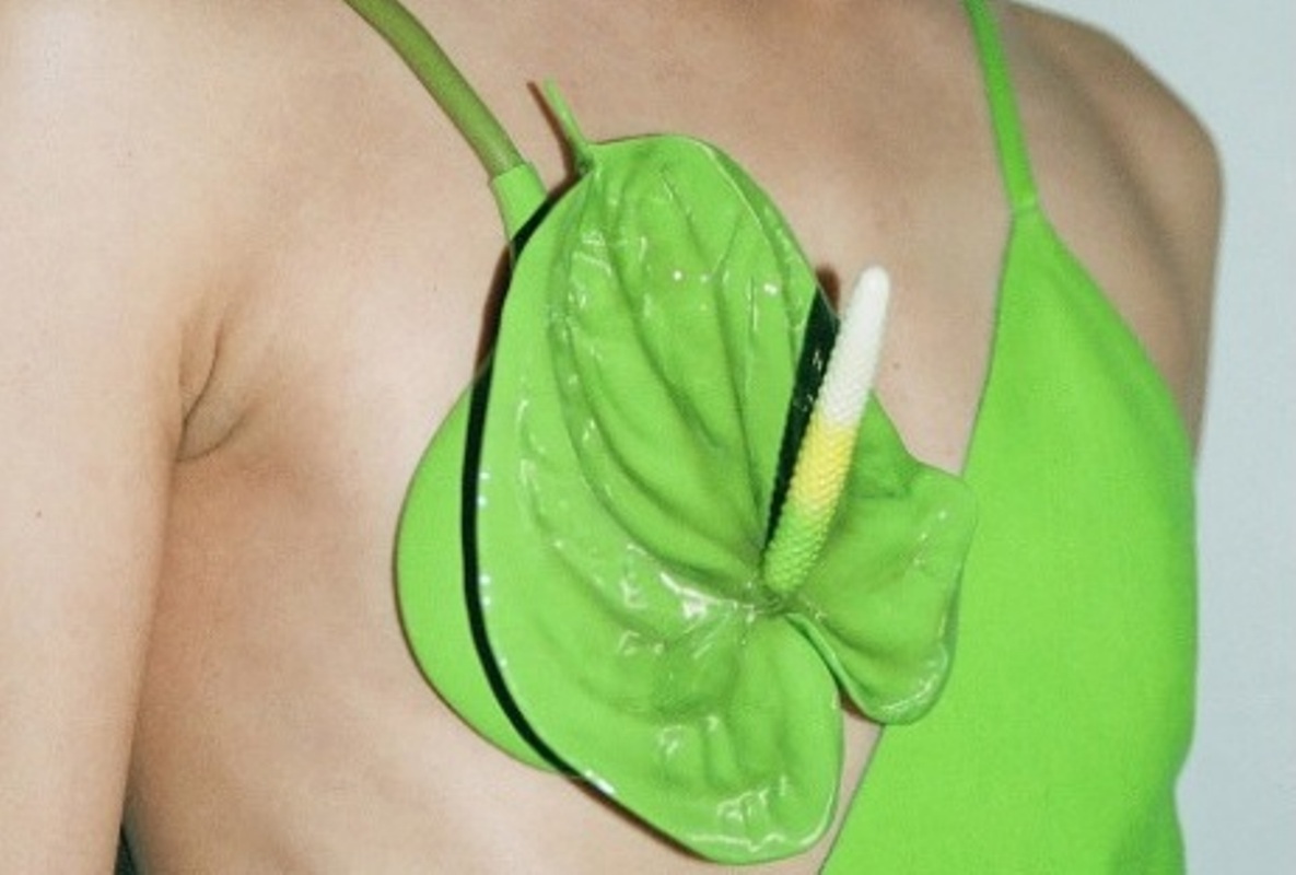 Anthurium charm in resin Green - LOEWE