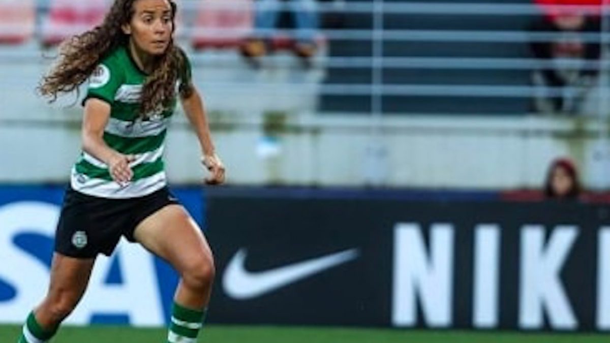 Balneários degradados e com baratas na liga feminina de Futebol. Jogadora  do Sporting faz denúncia